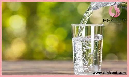 نوشیدن آب برای سلامت پوست